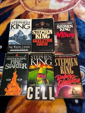Stephen King Paperback Book Lot - Classic Horror Titles - Black/Red/White Covers